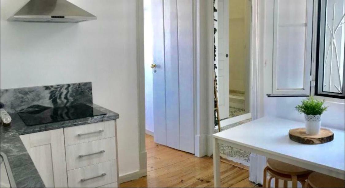 Love Inn Bairro Alto 4 Лиссабон Экстерьер фото